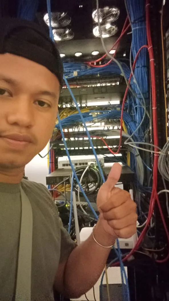 Pemasangan dan Setting jaringan pada Rak Server di Makassar