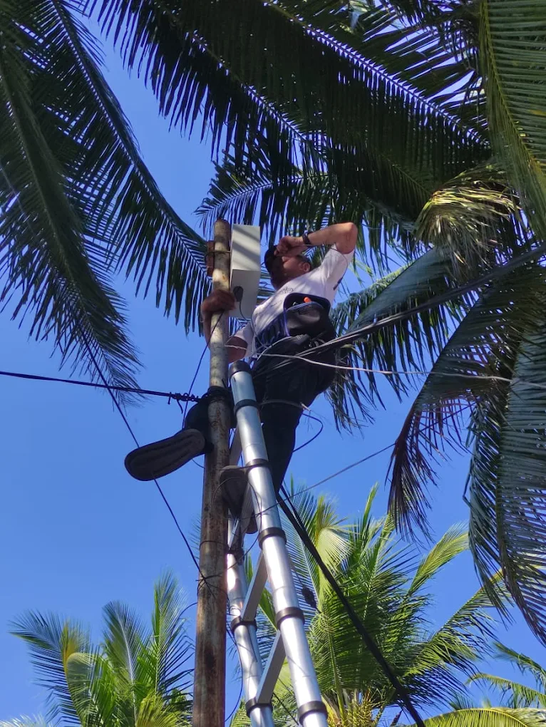 Setting Access Point, Mikrotik, dan hotspot voucher Outdoor di Tiang